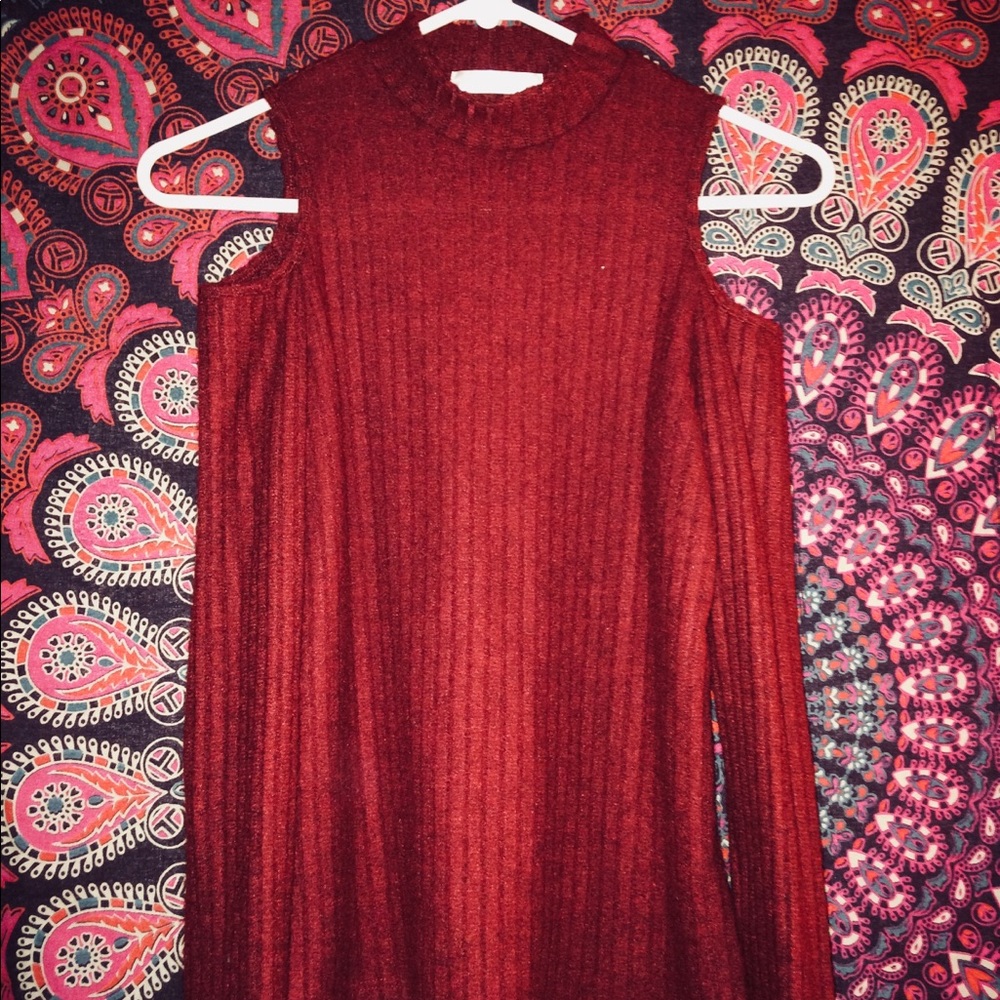 Long sleeve off the shoulder